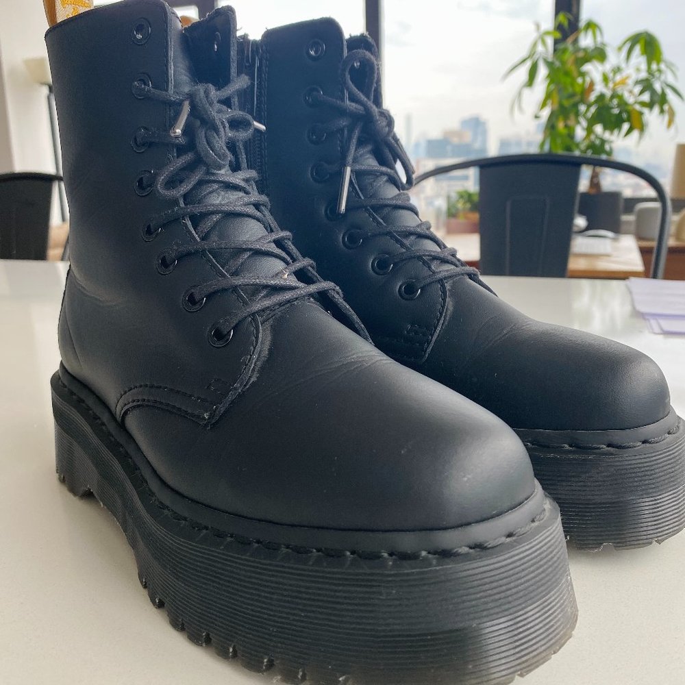 DR. MARTENS VEGAN JADON II MONO PLATFORM BOOTS